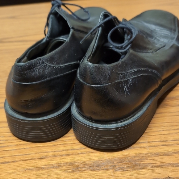 Dockers Black Leather Men's Oxfords - Picture 2 of 8